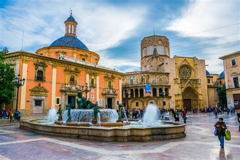 Piazza Di Santa Maria Col Tempio Cattedrale Di Valencia Basilica De La