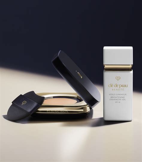 Cl De Peau Beaut Radiant Cushion Foundation Harrods Hk