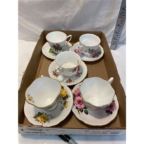 tea cups and saucers