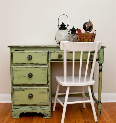 Distressed Furniture: Which Paint Distressing Technique is Right For ...