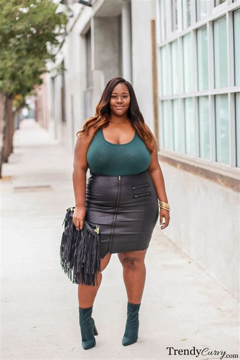 Trendy Curvy Leather Skirt Outfits Stylevore Plus Size Leather Skirt Outfit Classy Leather