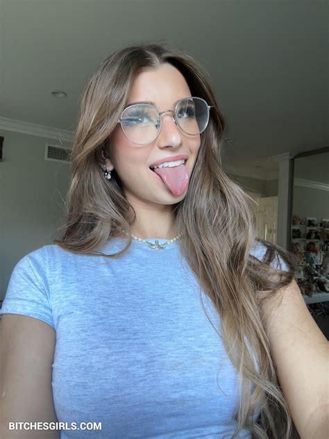 Make Her Naked With Her Glasses Arthub Ai