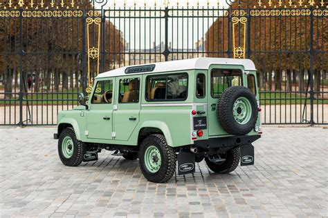 L Art De L Automobile Land Rover Defender 110 TD4 Grasmere