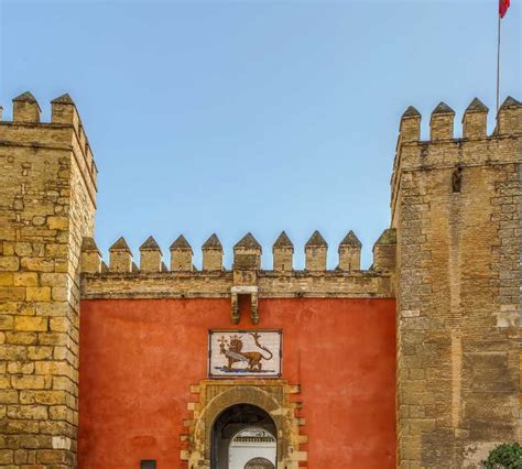 Las Puertas Del Alcázar De Sevilla La Puerta Del León Y Puertas Antiguas