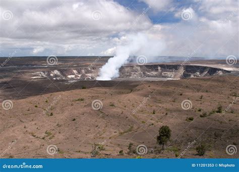 Halemaumau Crater of Kilaeua Volcano, Hawaii Stock Image - Image of ...