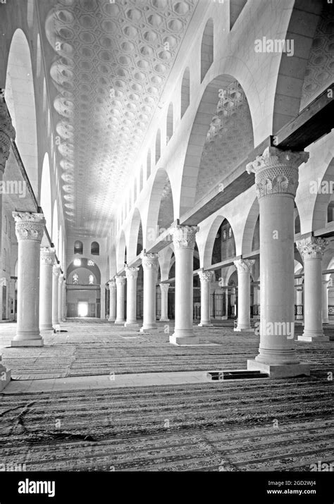 Al Aqsa Mosque Interior Hi Res Stock Photography And Images Alamy