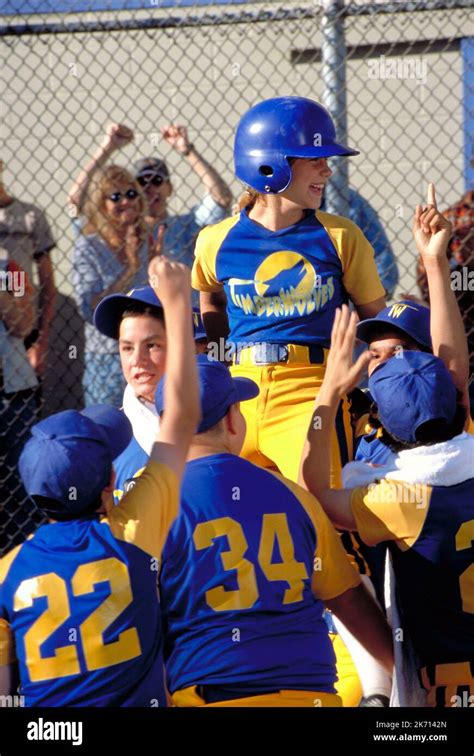 CAITLIN WACHS, AIR BUD: SEVENTH INNING FETCH, 2002 Stock Photo - Alamy