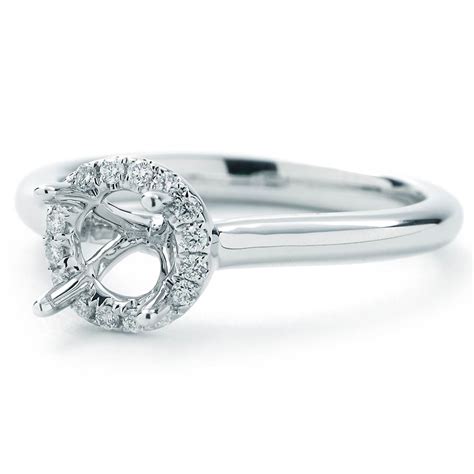 Round Diamond Halo Plain Shank Setting | New York Jewelers Chicago