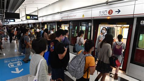 屯馬線信號故障服務受阻 屯門至天水圍站16分鐘一班車 新浪香港