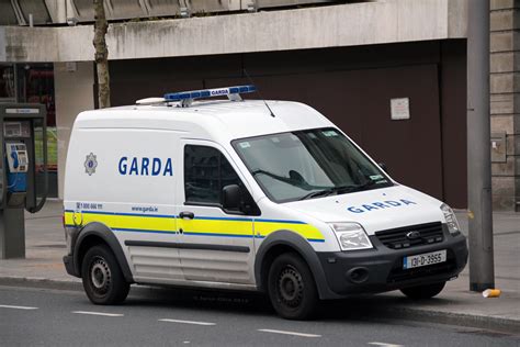 Ford Garda Police Car Van A Garda Irish Police Car Based Flickr