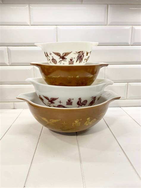 Set Of Four Early American Cinderella Nested Mixing Bowls Gorgeous