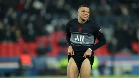 Kylian Mbapp Sufre Una Lesi N A Un Mes Del Partido Psg Real Madrid