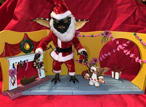 Neca Gremlins Santa Stripe And Gizmo The Nostalgia Spot