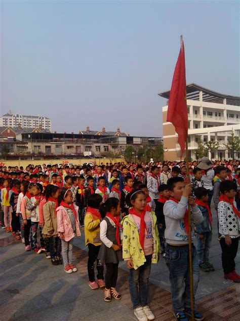 “红领巾，我为您自豪”——实验学校小学部举行新队员入队仪式 德育之窗 新沂市实验学校