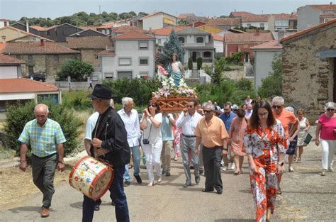 El Emotivo Homenaje De Escurial De La Sierra A Su Patrona La Gaceta