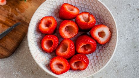 Nutella Stuffed Strawberries Recipe