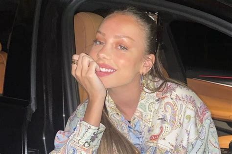 La polémica fotografía de Ester Expósito en bikini que recibió más de