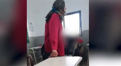 La profesora acusada de grooming no declaró seguirá detenida