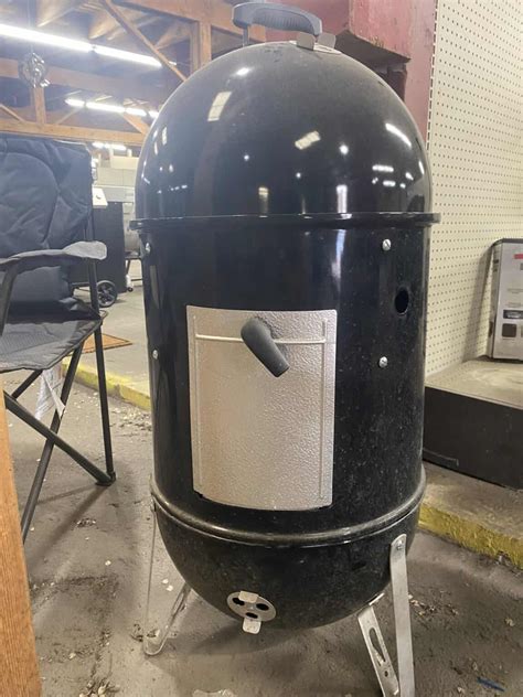 Which Weber Smokey Mountain Grill Size Is Right 18 Inch Vs 22 Inch