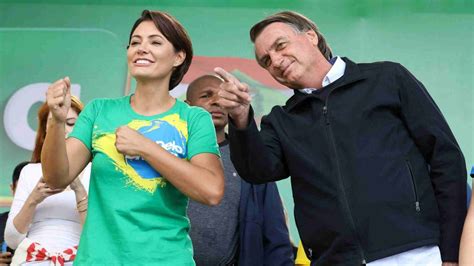 Após Resultado Das Eleições Bolsonaro E Michelle Param De Se Seguir No