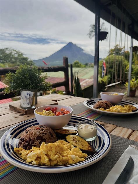 Los Tucanes Lodging Visit El Castillo Del Arenal