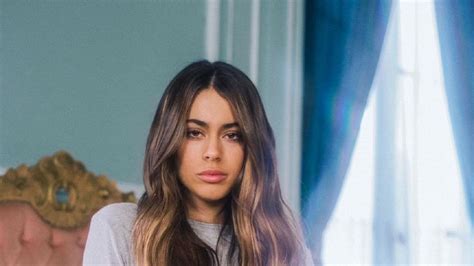 Tini Stoessel lució una bikini diminuta y enseñó de más