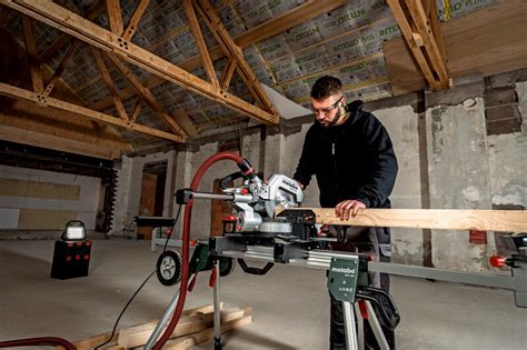 Metabo KGS 254 M pokosová píla 613254000 - Pokosové píly | MADMAT.sk