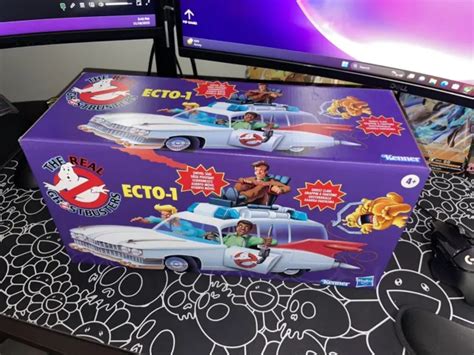 Hasbro Kenner Classics The Real Ghostbusters Ecto Retro Vehicle Set