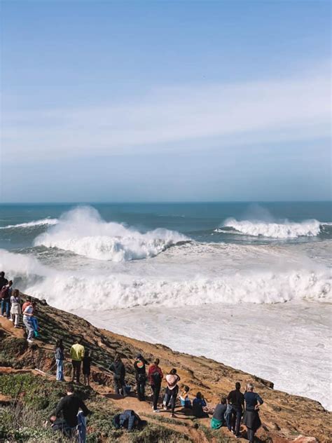 Watch the Nazaré big waves in Portugal; the ultimate guide!