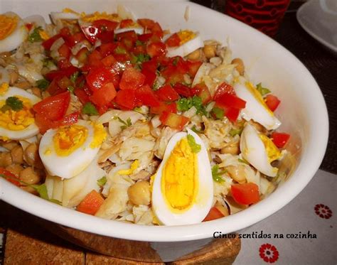 Salada Fria De Grão Com Bacalhau E Tomate Cinco Sentidos Na Cozinha Saladas Receitas Bacalhau