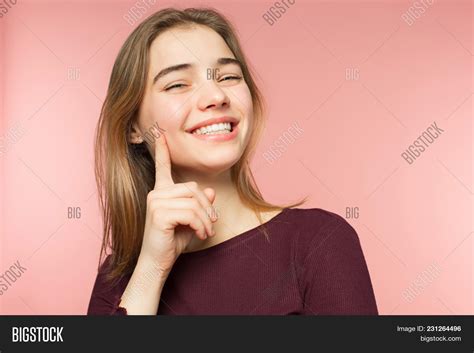 Woman Smiling Perfect Image & Photo (Free Trial) | Bigstock