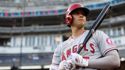 Shohei Ohtani / Angels star Shohei Ohtani has to hit and throw at ...