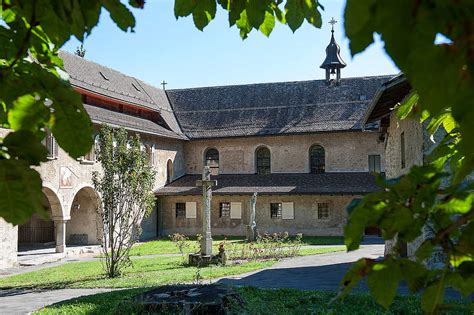 21 Monastères et Couvents en Suisse Romande en 2024 Édifice