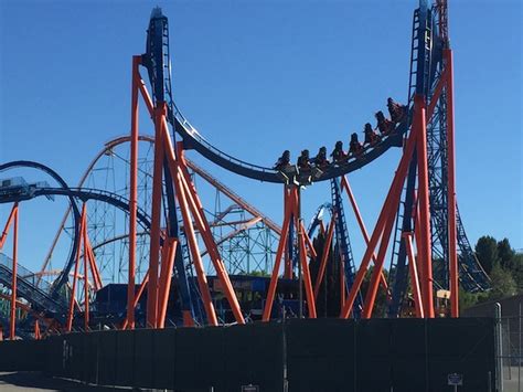 Scream Six Flags Magic Mountain Review Incrediblecoasters