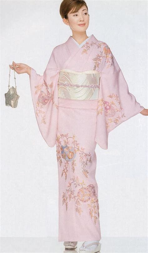 Soft Pink Kimono With Shimmering White Obi Cute Kimonos Kimono