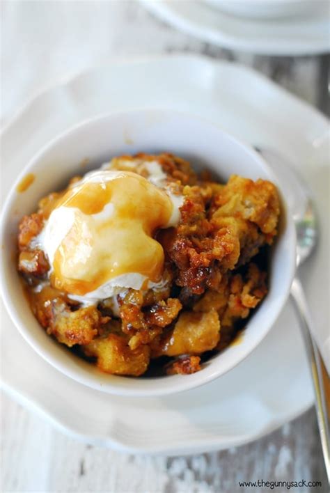 Slow Cooker Pumpkin Pecan Bread Pudding