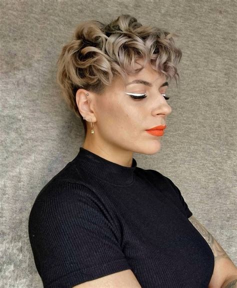 26 Eye Catching Blonde Pixie Cut Ideas To Show Your Stylist