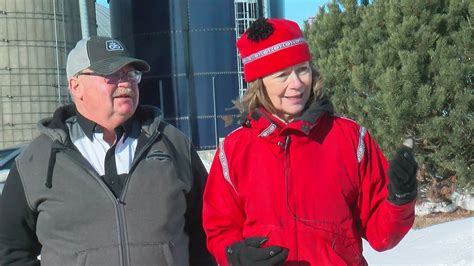 Sen Tina Smith Discusses Trade Deal On Minnesota Farm Youtube