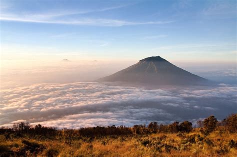 GUNUNG SUMBING | Summit Mountain