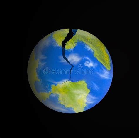 Planeta Tierra Roto Globo Terrestre Sobre El Concepto De Daño Foto De