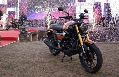 TVS RONIN Meluncur Di Bali