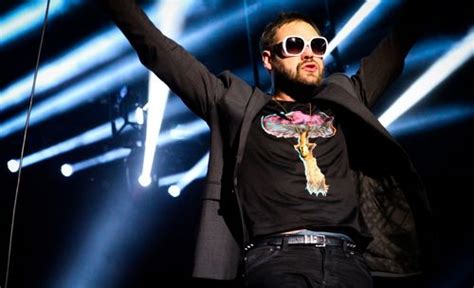 Kasabian And Calvin Harris To Headline V Festival Efestivals