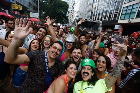 Blocos Levam Multid O S Ruas Do Df No Segundo Dia De Carnaval Veja