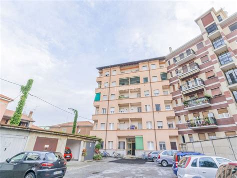 Vendita Appartamento Cormano Trilocale In Via Cesare Acquati 12 Buono