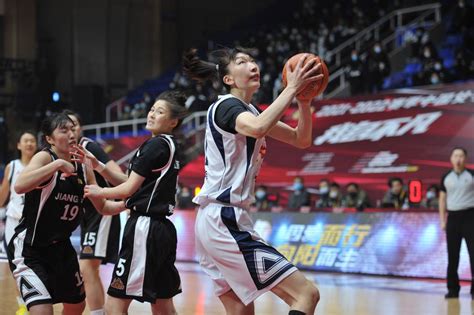 新赛季wcba揭幕 夺冠热门四川女篮取得开门红 封面新闻