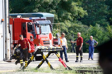 Stazione Va A Fuoco Il Locomotore Di Un Treno