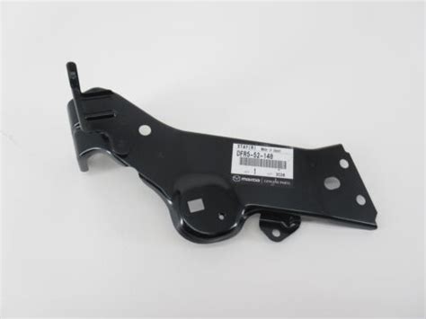 Genuine OEM Mazda DFR5 52 140 Passenger RH Front Fender Bracket Stay 20