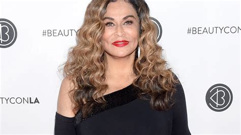 Tina Knowles madre de Beyoncé revela que su hija sufrió bullying de