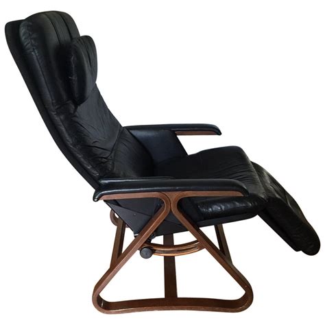 Danish Style Leather Recliner, Midcentury Modern at 1stdibs