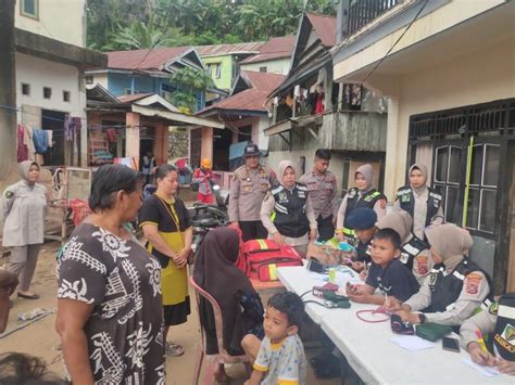 Peduli Kesehatan Polda Sultra Gelar Baksos Dan Bagikan Takj